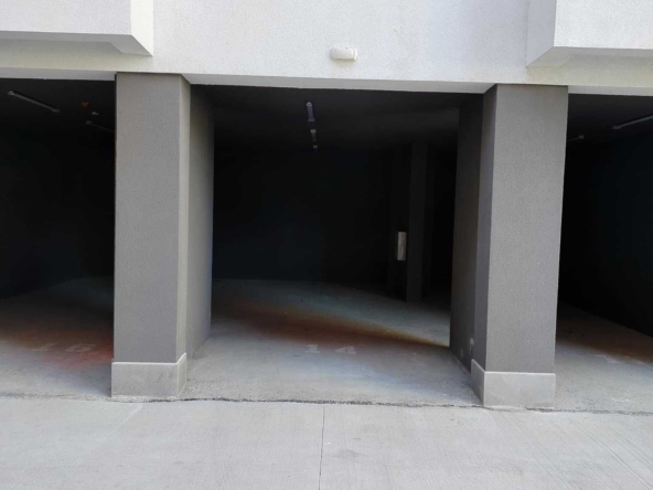 Дава се под наем Гараж / Паркомясто в Варна, Младост 1 - 40 кв.м за 147.9 € - Снимка #1