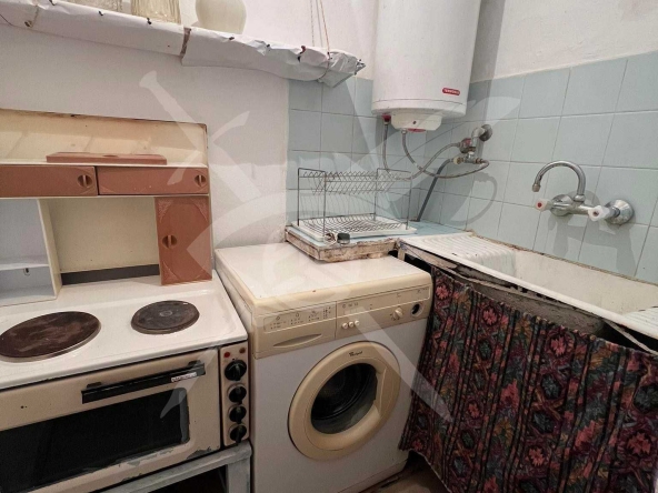 Дава се под наем Етаж от къща в Варна, Аспарухово - 64 кв.м за 200 € - Снимка #1