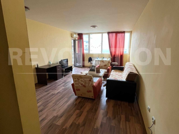 Дава се под наем Двустаен апартамент в Пловдив, Гагарин - 65 кв.м за 300 € - Снимка #1