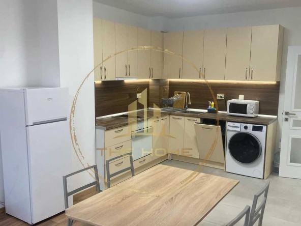 Дава се под наем Тристаен апартамент в Варна, Младост 1 - 84 кв.м за 600 € - Снимка #1