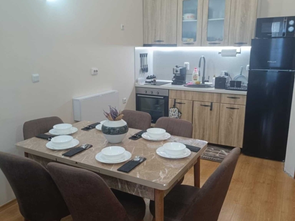 Дава се под наем Двустаен апартамент в к.к. Пампорово - 50 кв.м за 71.4 € - Снимка #1