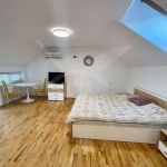 Дава се под наем Едностаен апартамент в Варна, Колхозен пазар - 35 кв.м за 275 € - Снимка #1