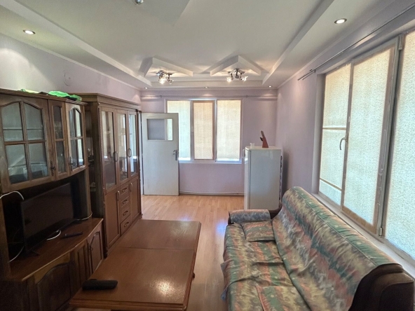 Дава се под наем Тристаен апартамент в Севлиево - 80 кв.м за 280.5 € - Снимка #1