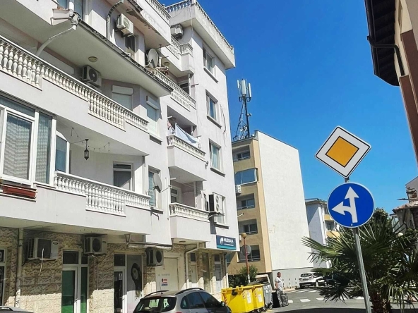 Тристаен апартамент в Поморие - 128 кв.м за 1204 €/кв.м - Снимка #1