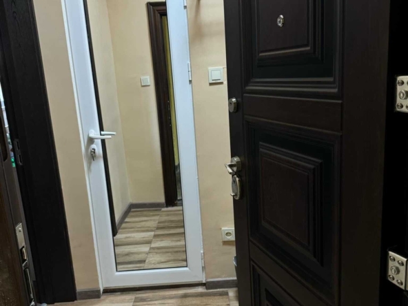 Дава се под наем Едностаен апартамент в Враца, Център - 25 кв.м за 229.5 € - Снимка #1