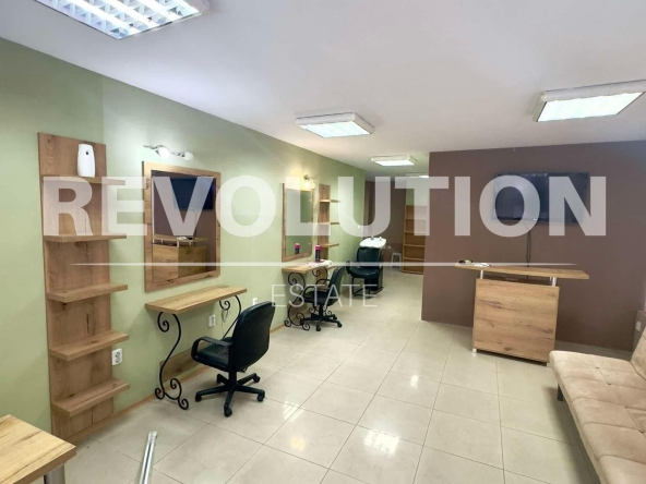 Магазин в Пловдив, Кършияка - 64 кв.м за 2032 €/кв.м - Снимка #1