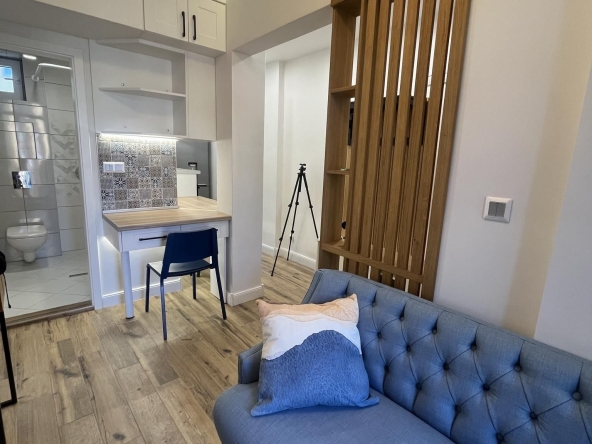 Дава се под наем Тристаен апартамент в София, Център - 45 кв.м за 1000 € - Снимка #1