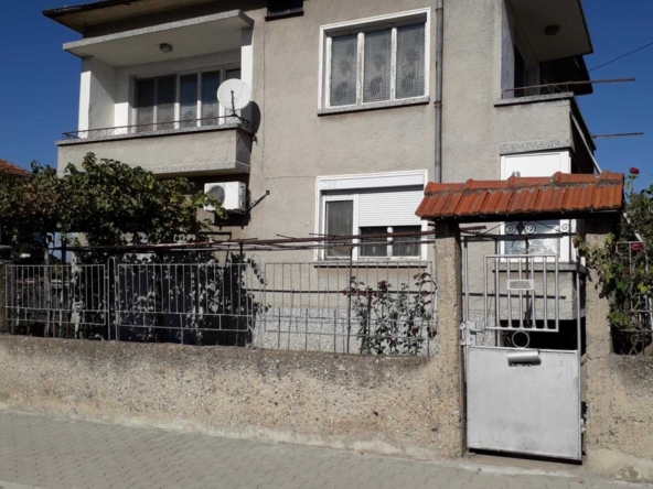 Къща в Елхово - 166 кв.м за 461 €/кв.м - Снимка #1