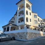 Двустаен апартамент в Черноморец - 81 кв.м за 1420 €/кв.м - Снимка #1