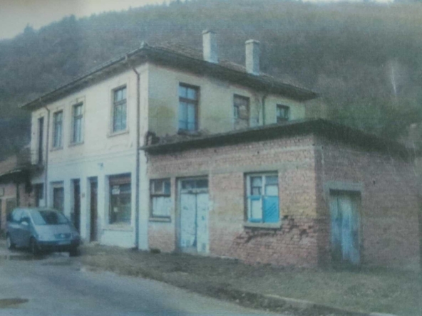 Промишлена сграда в с. Борущица, Област Стара Загора - 365 кв.м за 104 €/кв.м - Снимка #1