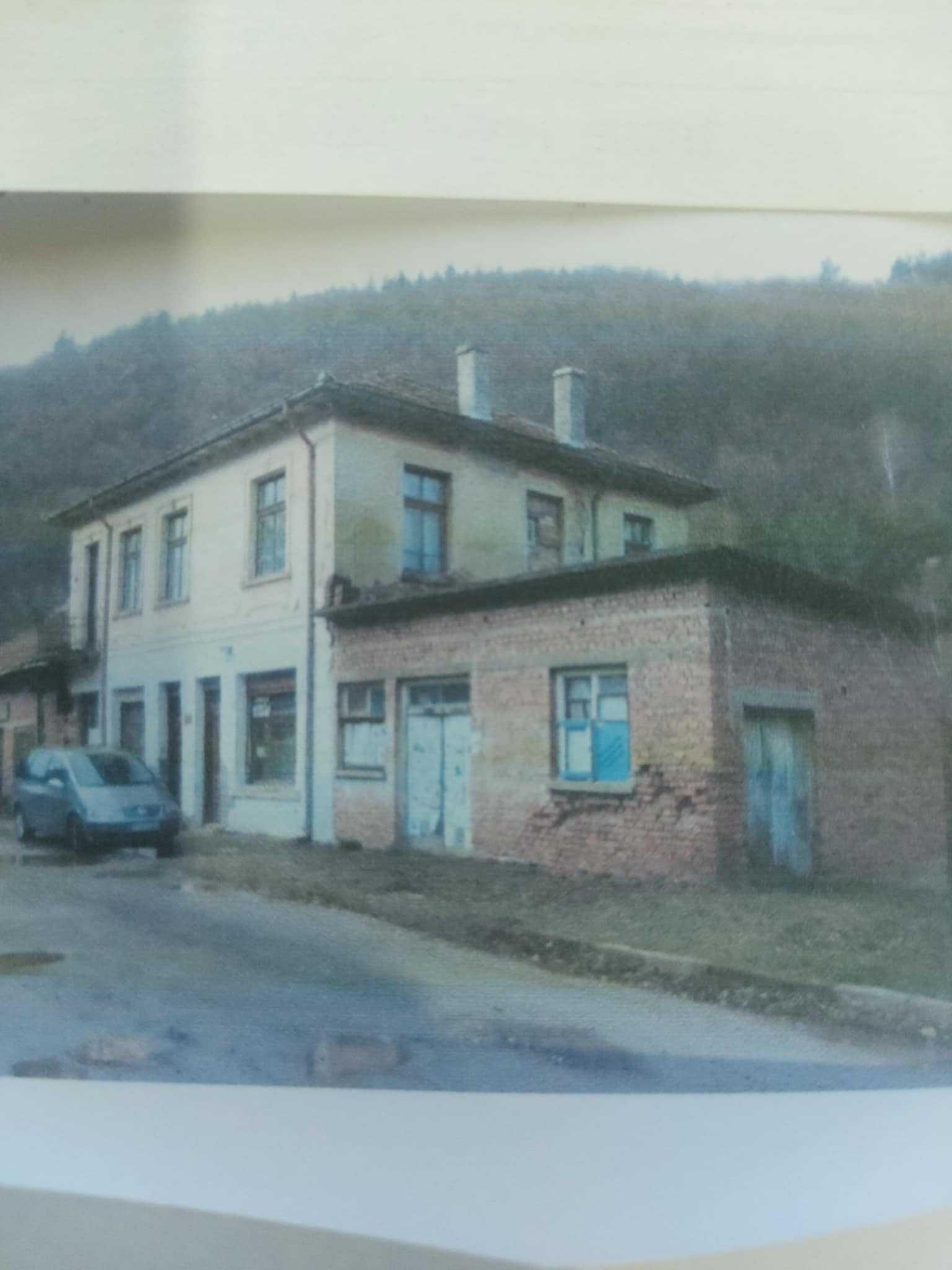 Промишлена сграда в с. Борущица, Област Стара Загора - 365 кв.м за 104 €/кв.м - Снимка #1