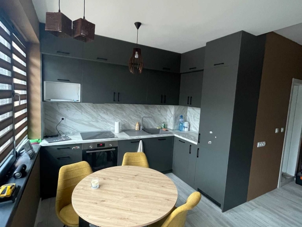 Дава се под наем Двустаен апартамент в к.к. Св.Св. Константин и Елена - 55 кв.м за 475 € - Снимка #1