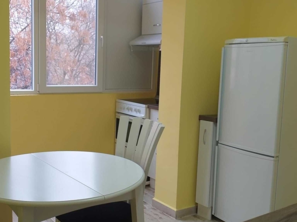 Дава се под наем Двустаен апартамент в Асеновград - 45 кв.м за 306 € - Снимка #1