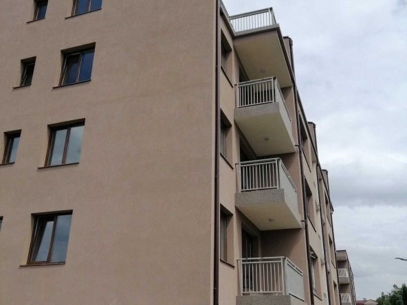 Четиристаен апартамент в Пловдив, Остромила - 175000 кв.м за 1 €/кв.м - Снимка #1