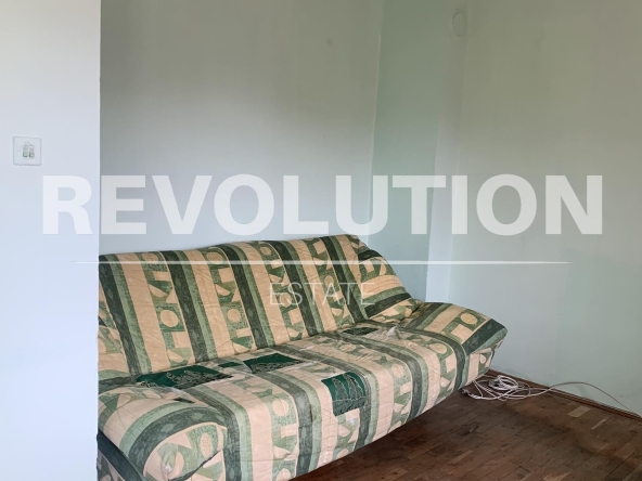 Дава се под наем Тристаен апартамент в Варна, Спортна зала - 95 кв.м за 325 € - Снимка #1