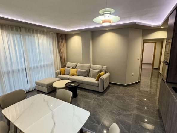 Дава се под наем Тристаен апартамент в Пловдив, Кършияка - 95 кв.м за 750 € - Снимка #1