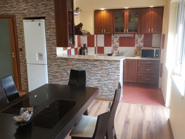 Тристаен апартамент в Добрич, Балик - 100 кв.м за 1180 €/кв.м - Снимка #1