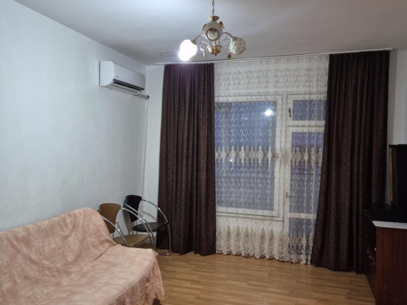 Дава се под наем Тристаен апартамент в Асеновград - 78 кв.м за 280.5 € - Снимка #1