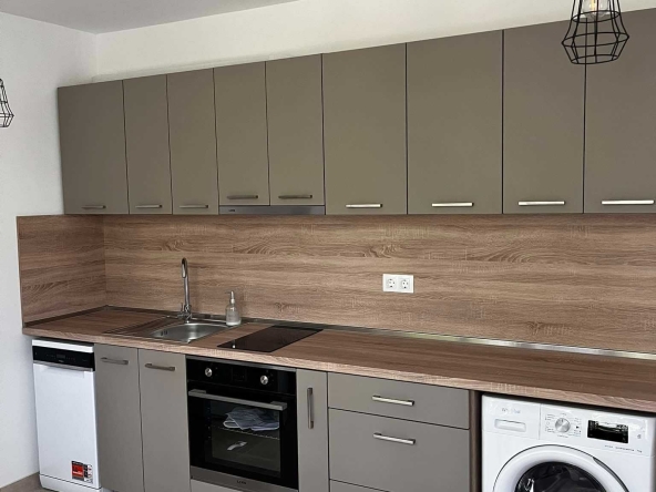 Дава се под наем Двустаен апартамент в София, Изток - 76 кв.м за 765 € - Снимка #1