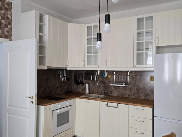 Дава се под наем Тристаен апартамент в Варна, Чаталджа - 80 кв.м за 750 € - Снимка #1