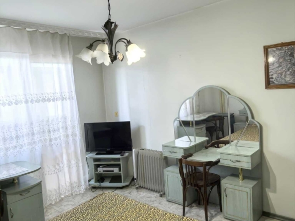 Тристаен апартамент в Плевен, Дружба 4 - 89 кв.м за 1034 €/кв.м - Снимка #1