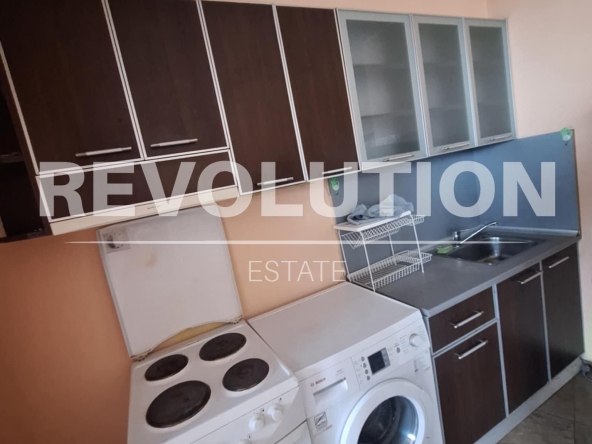 Дава се под наем Двустаен апартамент в Пловдив, Гагарин - 45 кв.м за 200 € - Снимка #1