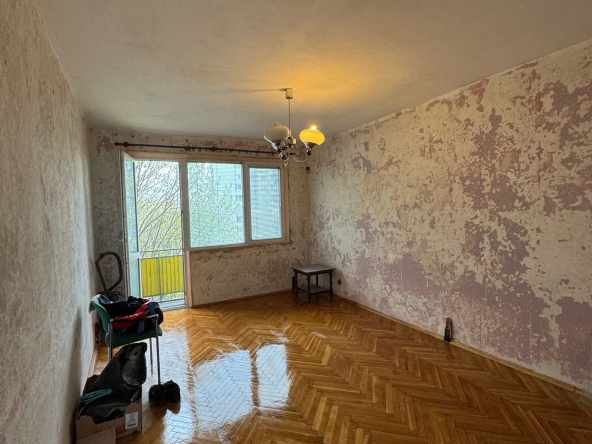 Тристаен апартамент в Варна, Базар Левски - 59 кв.м за 1856 €/кв.м - Снимка #1