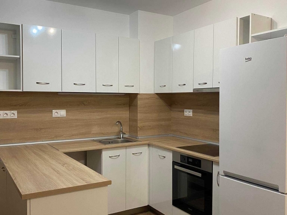 Дава се под наем Двустаен апартамент в София, Хладилника - 80 кв.м за 484.5 € - Снимка #1