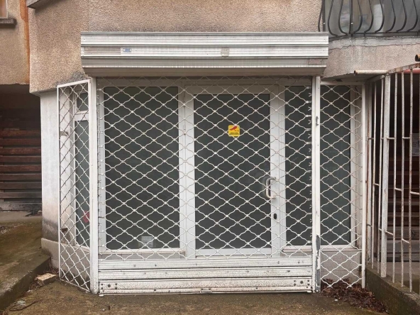 Гараж / Паркомясто в Велико Търново, Бузлуджа - 22 кв.м за 1819 €/кв.м - Снимка #1