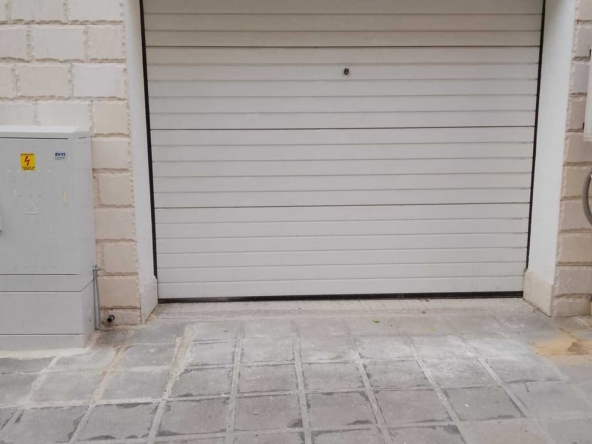 Дава се под наем Гараж / Паркомясто в Варна, ЖП Гара - 33 кв.м за 229.5 € - Снимка #1