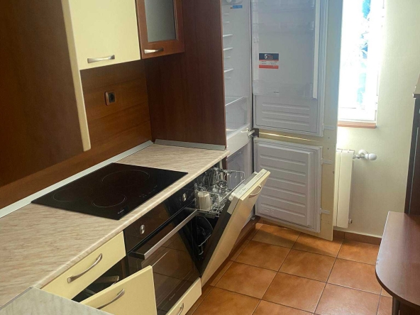 Дава се под наем Тристаен апартамент в София, Лозенец - 109 кв.м за 700 € - Снимка #1