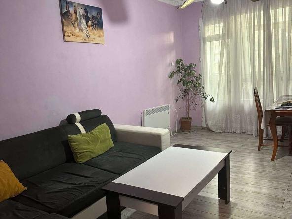 Тристаен апартамент в Търговище, Център - 90 кв.м за 1077 €/кв.м - Снимка #1