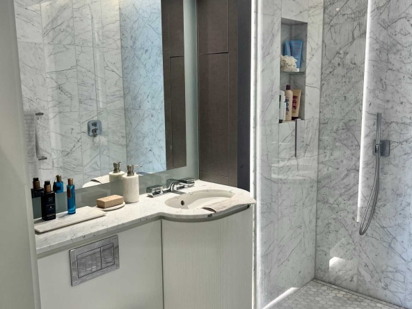 Дава се под наем Двустаен апартамент в София, Център - 66 кв.м за 397.8 € - Снимка #1