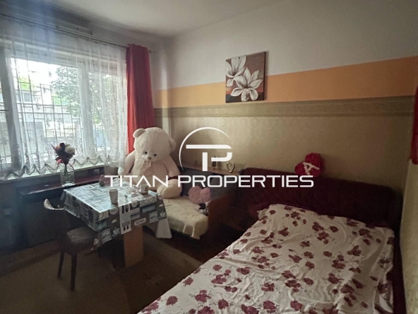 Дава се под наем Едностаен апартамент в Пловдив, Център - 30 кв.м за 275 € - Снимка #1