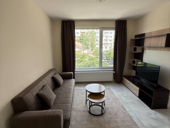 Дава се под наем Тристаен апартамент в София, Надежда 2 - 82 кв.м за 799 € - Снимка #1