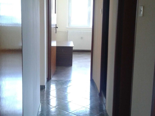 Дава се под наем Тристаен апартамент в София, Дървеница - 90 кв.м за 520 € - Снимка #1