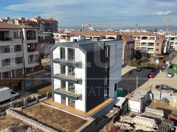 Тристаен апартамент в София, Малинова долина - 125 кв.м за 2080 €/кв.м - Снимка #1