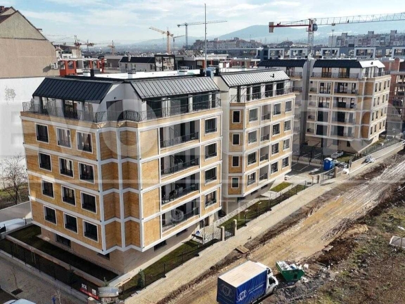 Тристаен апартамент в София, Малинова долина - 81 кв.м за 2223 €/кв.м - Снимка #1
