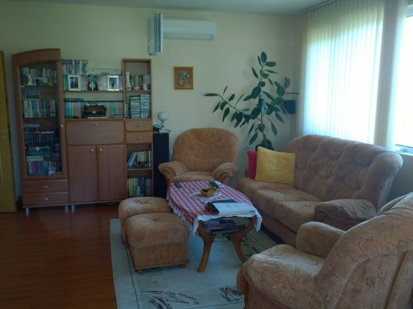 Тристаен апартамент в Велико Търново, Промишлена зона - Запад - 115 кв.м за 976 €/кв.м - Снимка #1