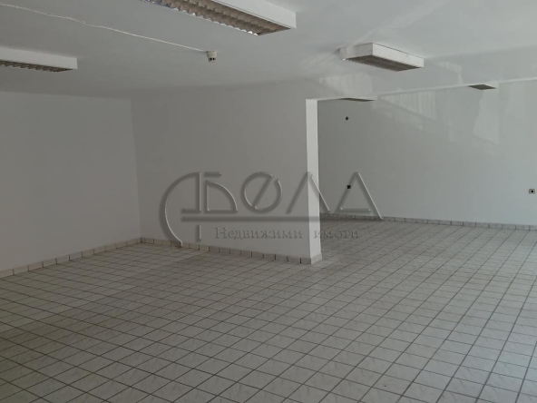 Дава се под наем Офис в София, Хладилника - 200 кв.м за 1000 € - Снимка #1