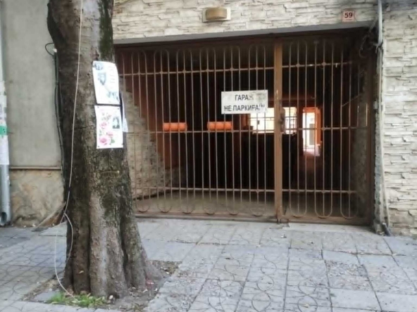 Дава се под наем Гараж / Паркомясто в Варна, Базар Левски - 27 кв.м за 76.5 € - Снимка #1