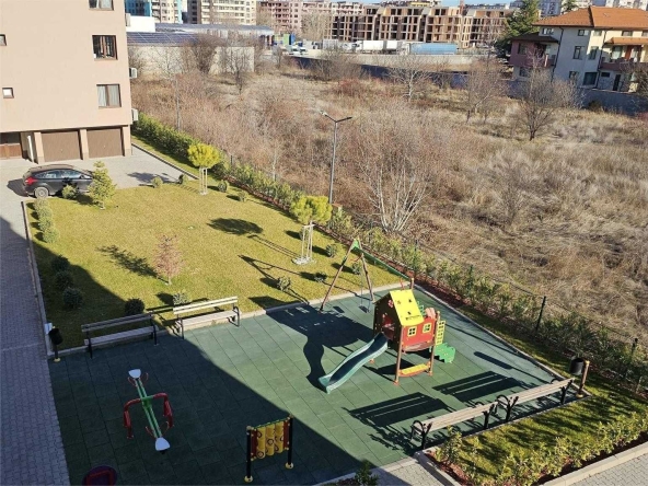 Тристаен апартамент в Пловдив, Остромила - 110 кв.м за 1310 €/кв.м - Снимка #1