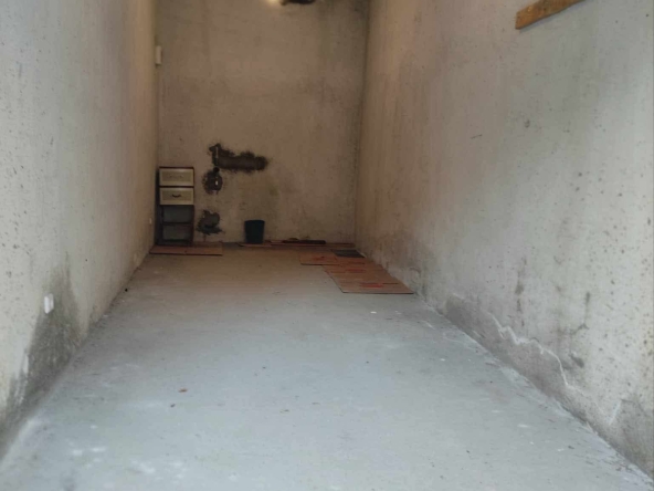 Дава се под наем Гараж / Паркомясто в Пловдив, Център - 23 кв.м за 91.8 € - Снимка #1