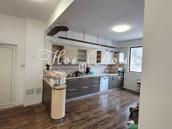 Дава се под наем Двустаен апартамент в Варна, Аспарухово - 70 кв.м за 357 € - Снимка #1