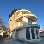 Къща в Карлово - 600 кв.м за 425 €/кв.м - Снимка #1