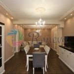 Дава се под наем Тристаен апартамент в Варна, Център - 100 кв.м за 1100 € - Снимка #1