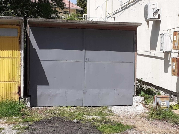 Дава се под наем Гараж / Паркомясто в Велико Търново, Картала - 15 кв.м за 51 € - Снимка #1