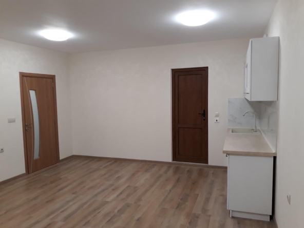 Дава се под наем Офис в Бургас, Център - 76 кв.м за 663 € - Снимка #1