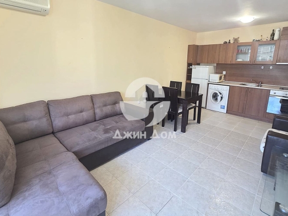 Двустаен апартамент в к.к. Слънчев бряг - 64 кв.м за 1375 €/кв.м - Снимка #1