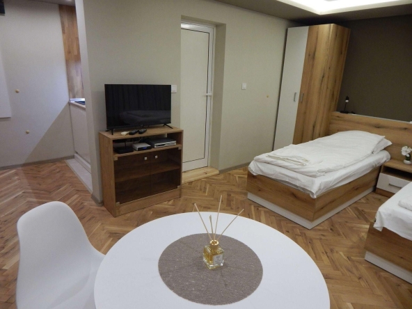 Дава се под наем Едностаен апартамент в Варна, Център - 40 кв.м за 398.82 € - Снимка #1